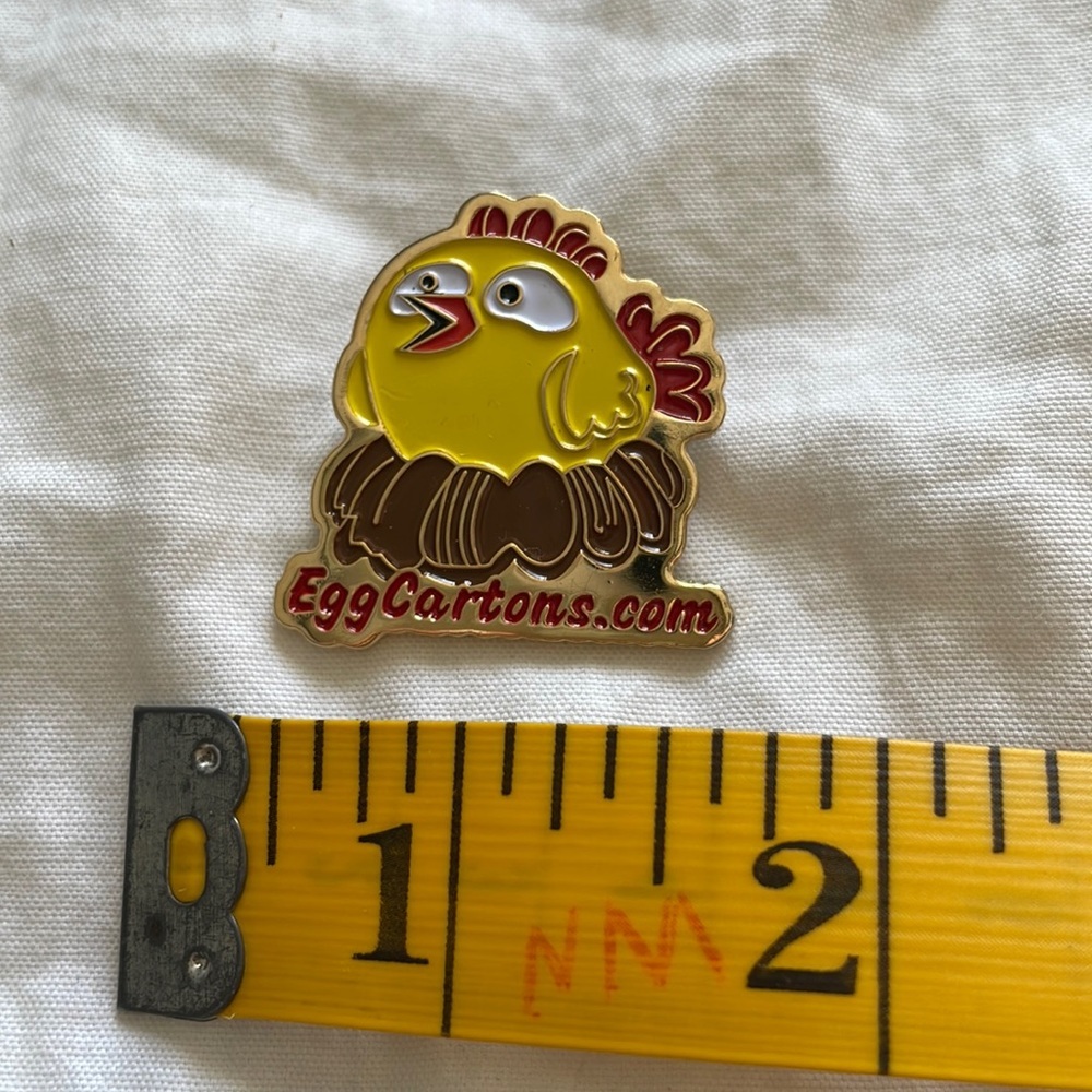 Eggcartons.com Chicken‎ Enamel Pin